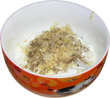 jogurt naturalny typu greckiego, czosnek