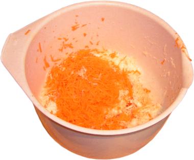 starty seler, starta marchewka, starta pietruszka, plastikowa miseczka