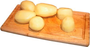 ziemniaki, pyry, kartofle, drewniana deska do krojenia