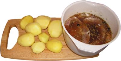 ziemniaki, pry, kartofle, kark�wka wieprzowa marynowana w piwie rozmarynie z owocami ja�owca